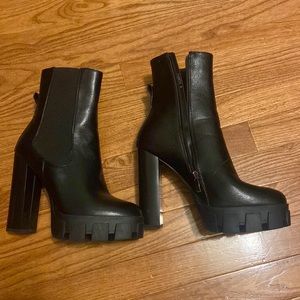 Simmi London platoform chunky heeled boots